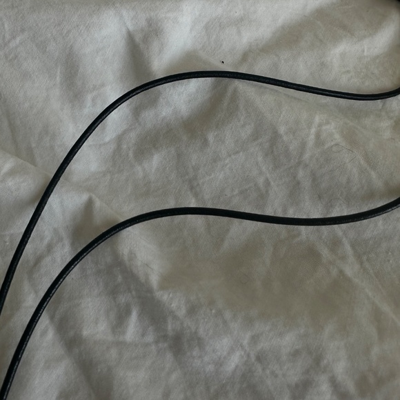 Vintage stylish elegant leather cord dark grey onyx donut pendant necklace - Picture 5 of 11